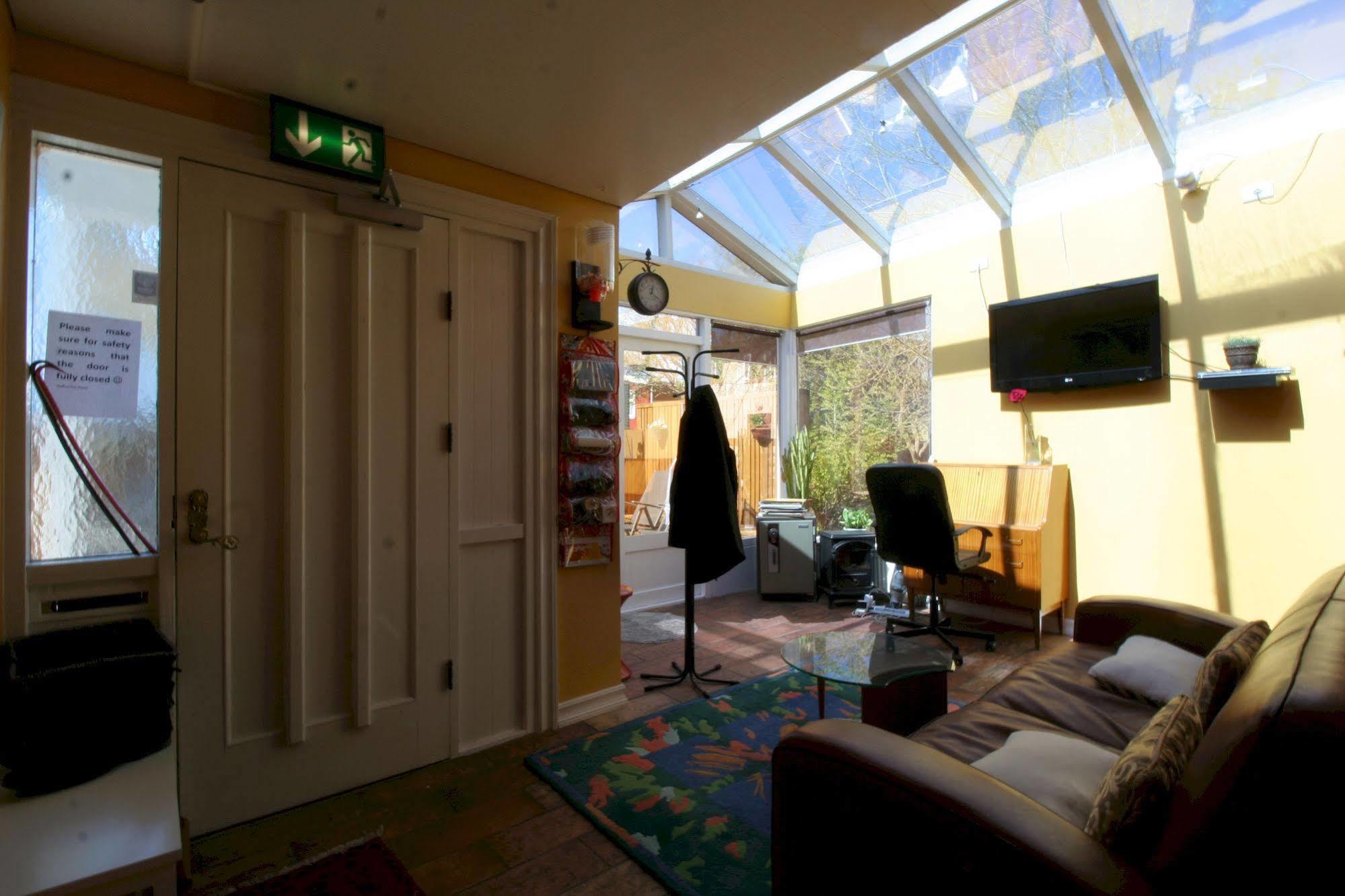 Our House Guesthouse Reykjavik Exterior photo